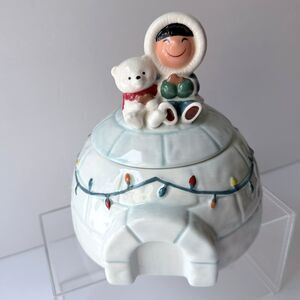 Hallmark Frosty Friends Igloo Ceramic Cookie Jar Retired 2016 NEW *SMALL CHIP*